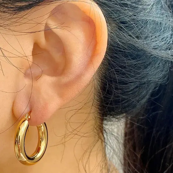 Glossy Golden Ear Buckle